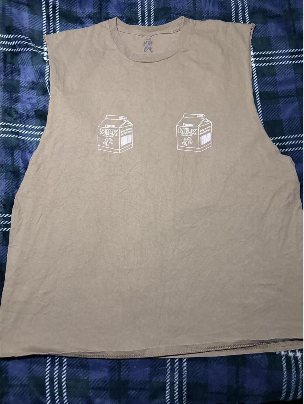 Tank Top with white milk carton - XL - 0311